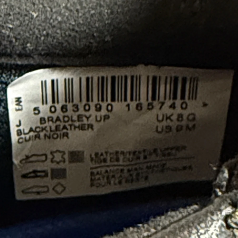 CLARKS Bradley Up Boot in black tumbled leather‎ Size 9 A22